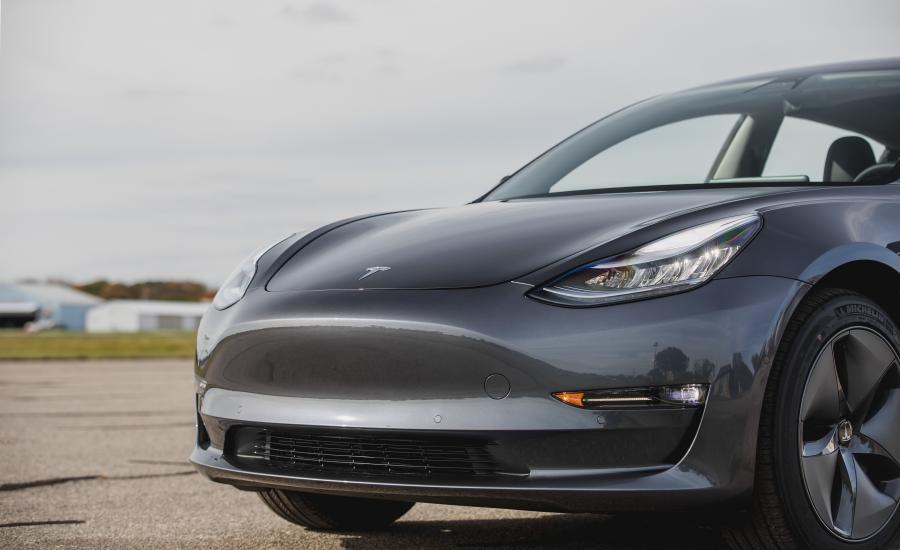 Детали экстерьера Tesla Model 3 2017 года  (US) (фото 35 из 49)